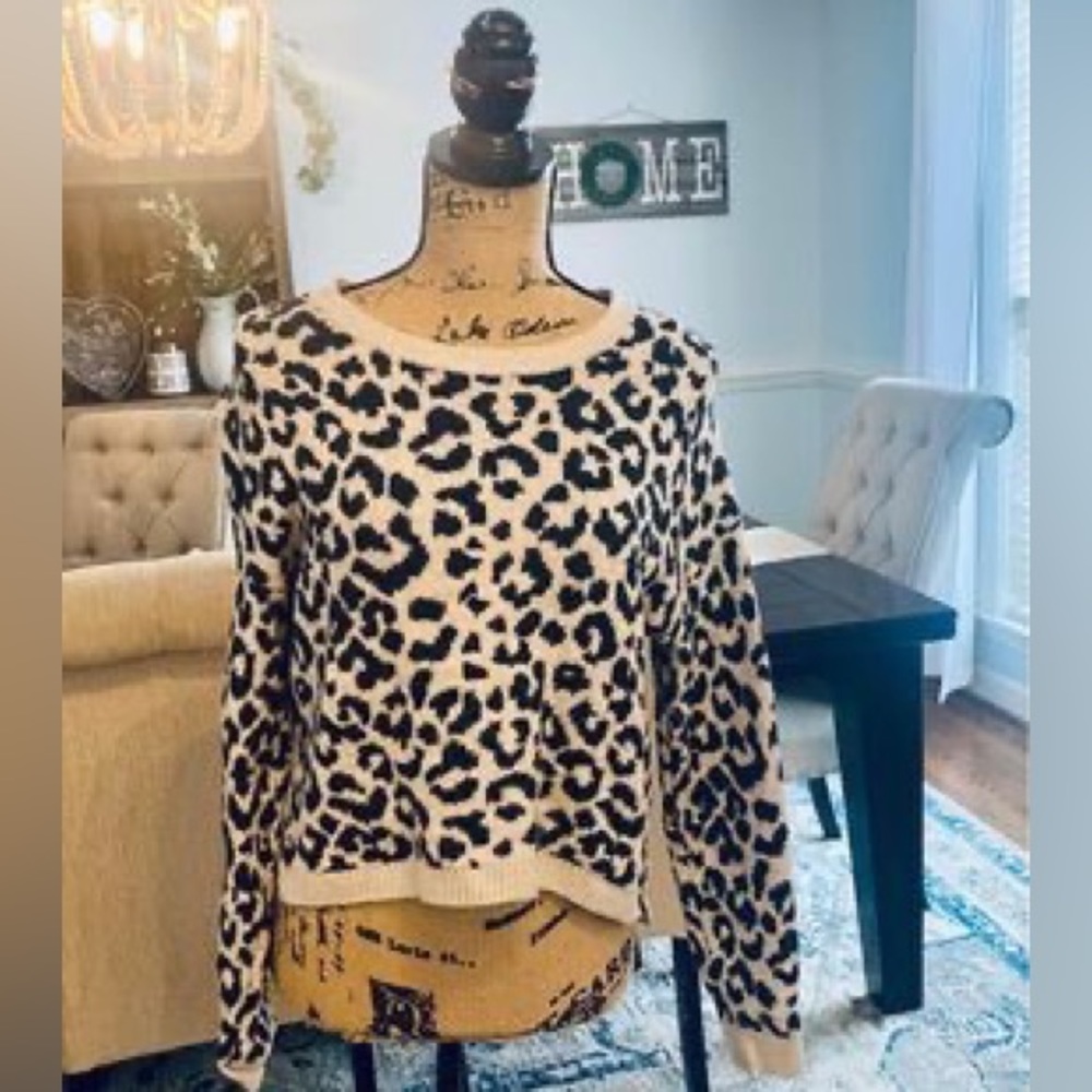 Yes Lola Leopard Print Sweater Small